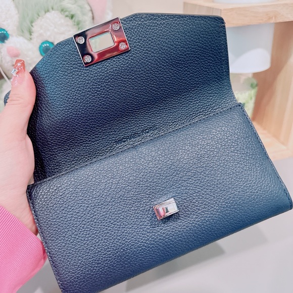 Michael Kors Cassie Large Trifold Wallet/NWT - Picture 7 of 8